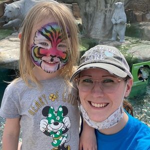 Meet your Posher, Christine